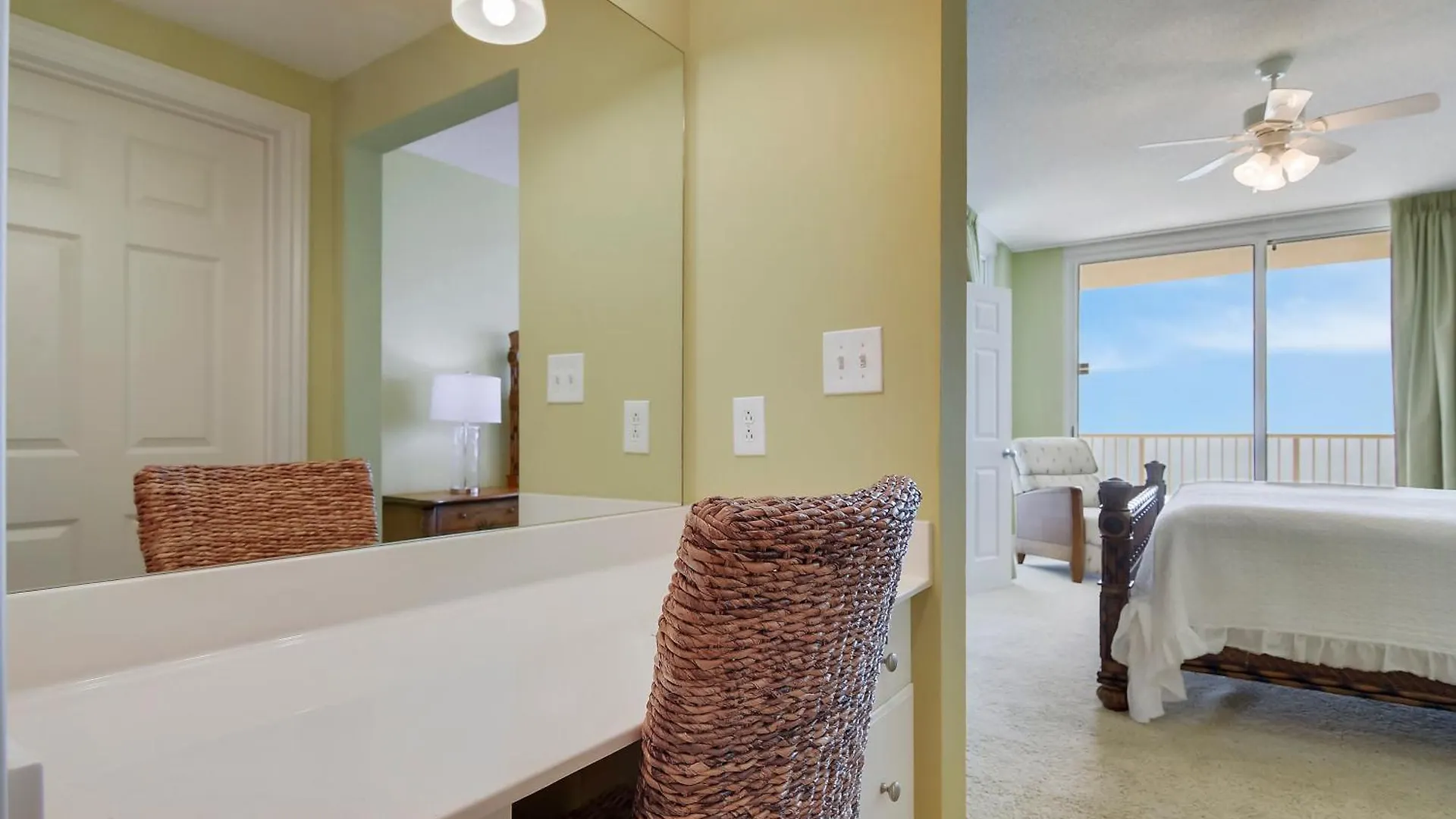 Dom wakacyjny Majestic Beach Resort #1309-2 By Book That Condo Panama City Beach