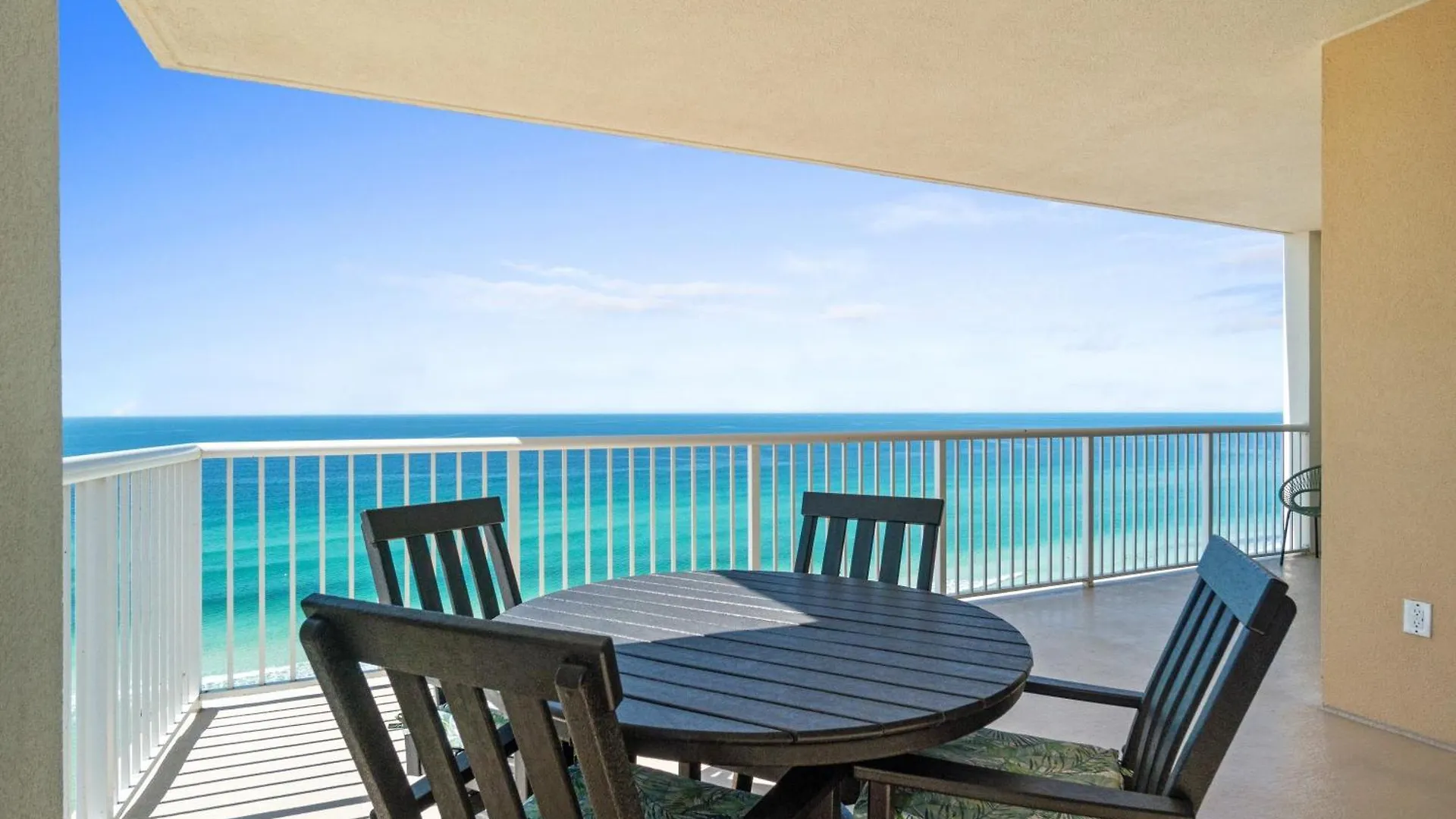 Semesterbostad Majestic Beach Resort #1309-2 By Book That Condo Panama City Beach